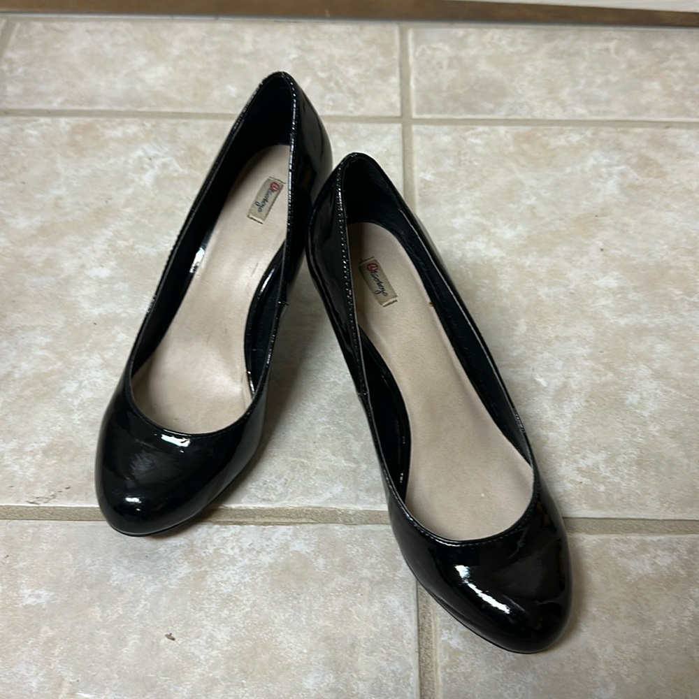 Black patent leather shoes